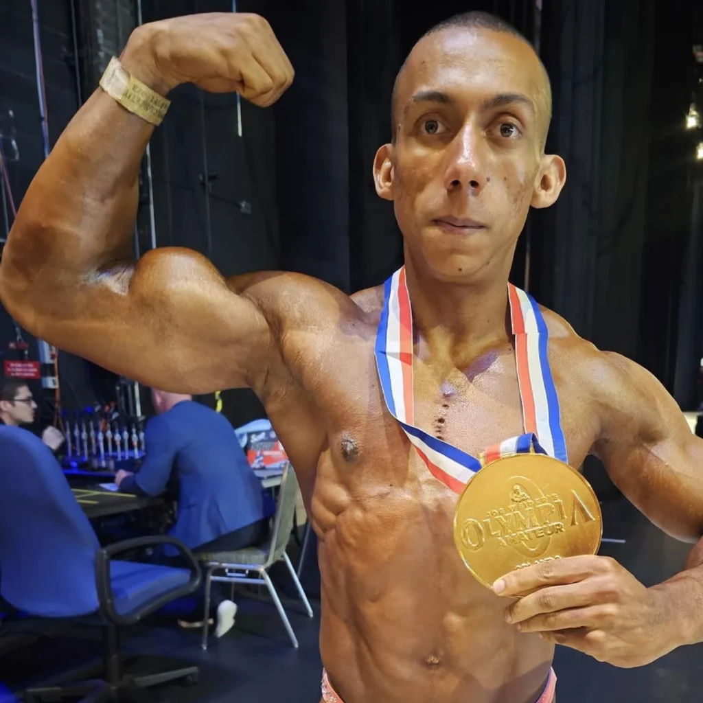 Renan Henrique Palstrante Deficiente visual, diabético e campeão em fisioculturismo.